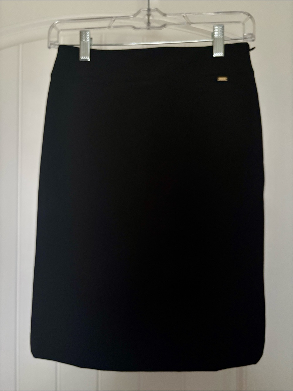 Classic Black Women's Pencil Skirt - Sleek Tailored Fit